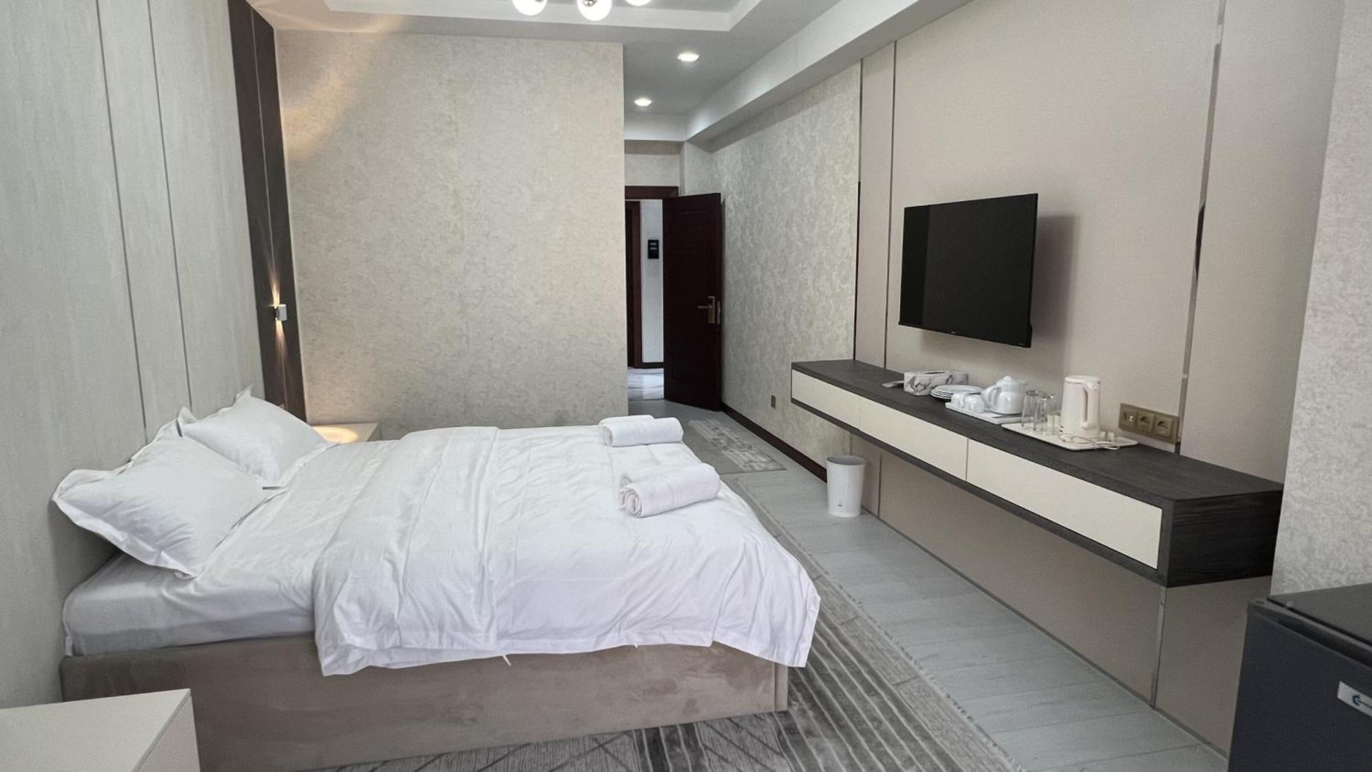 Hotel Panorama 杜尚别 外观 照片