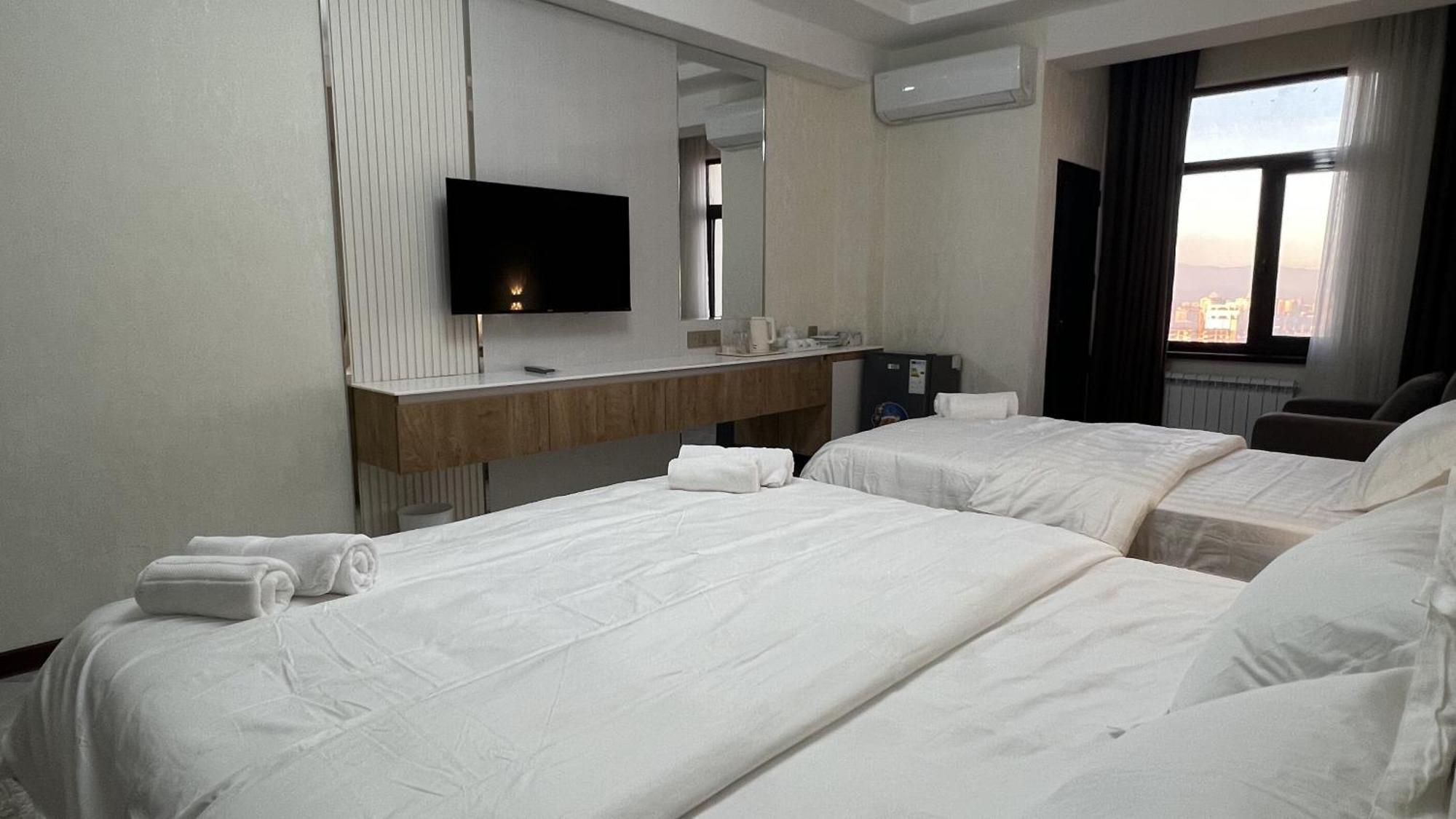 Hotel Panorama 杜尚别 外观 照片