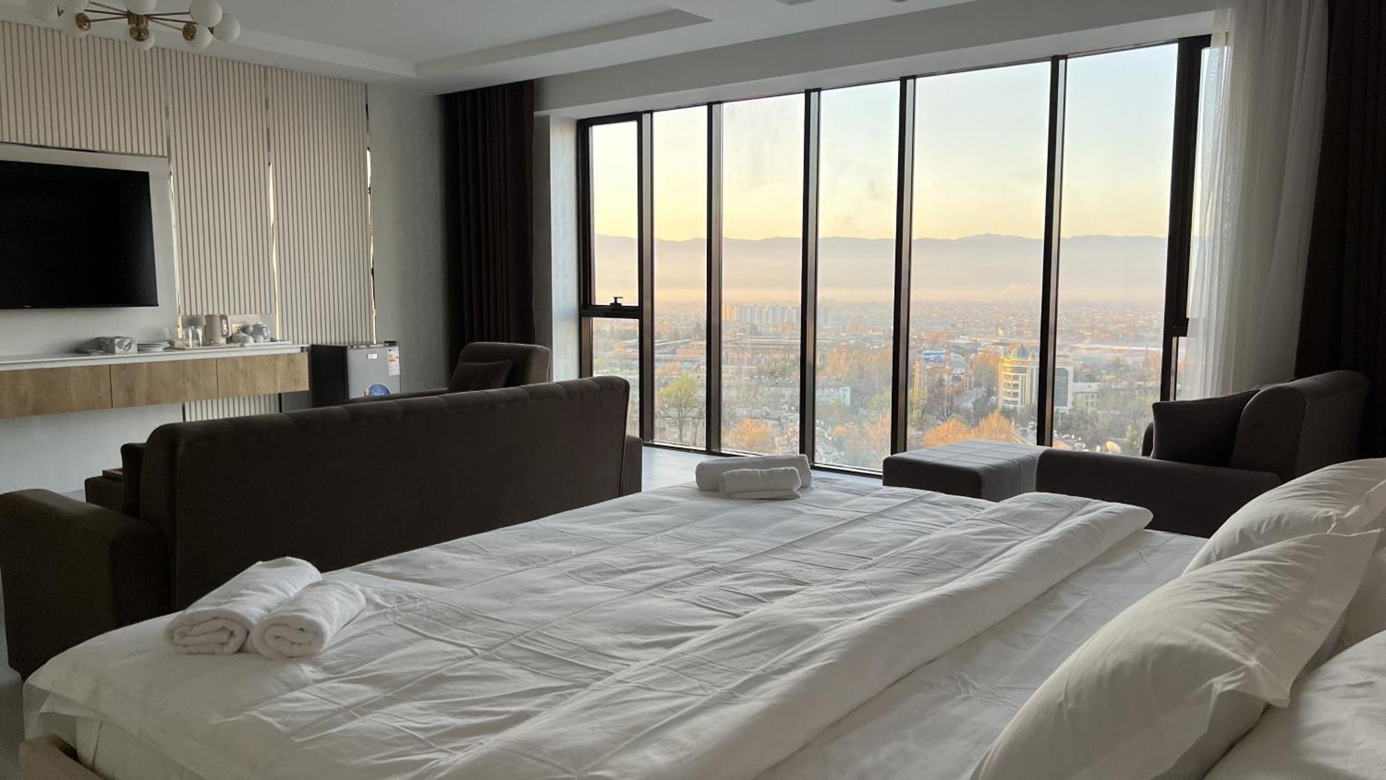 Hotel Panorama 杜尚别 外观 照片