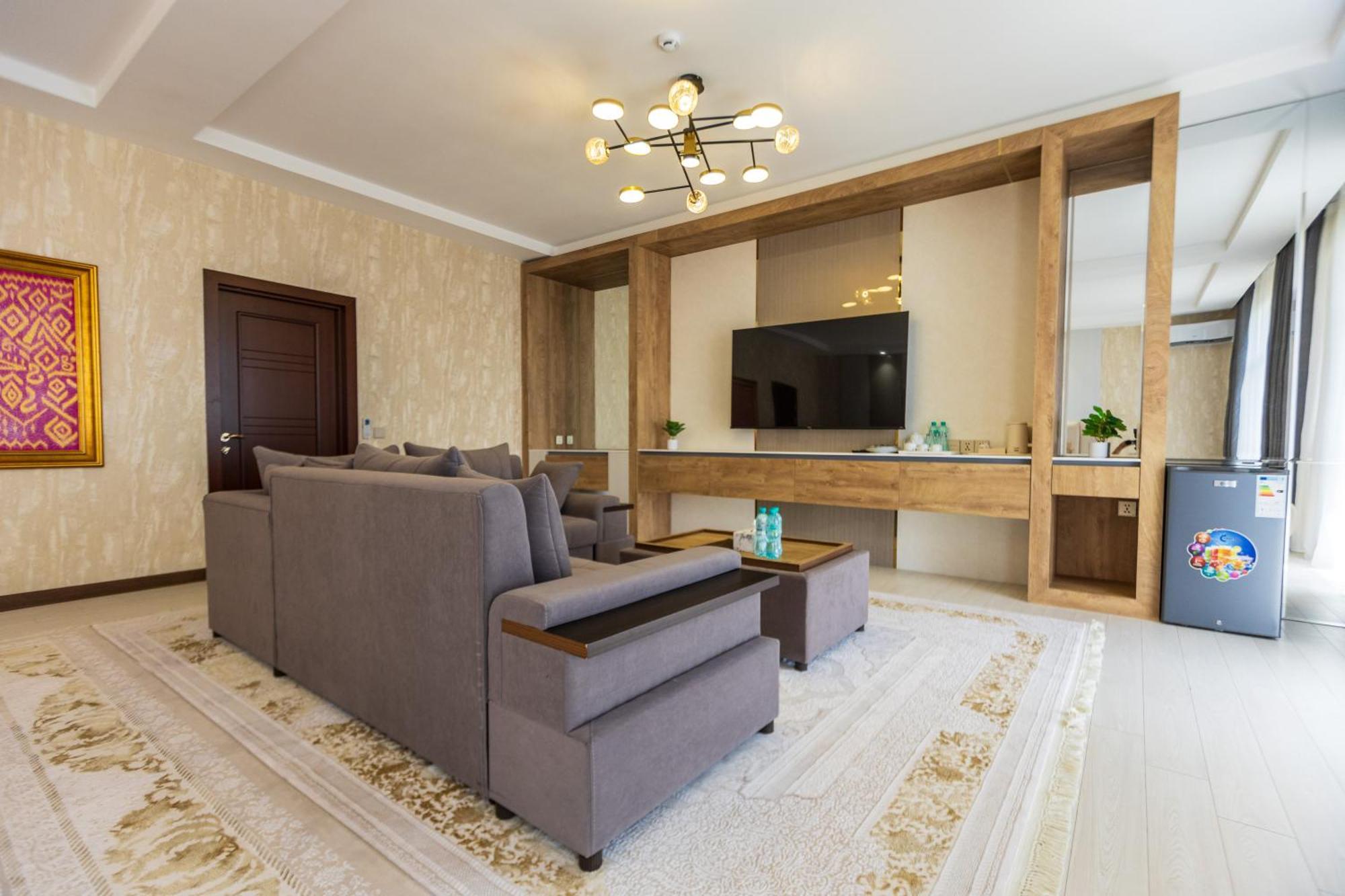 Hotel Panorama 杜尚别 外观 照片